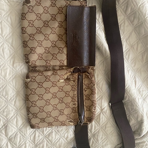 Gucci bumbag, had for many years. In style now. - Picture 4 of 5